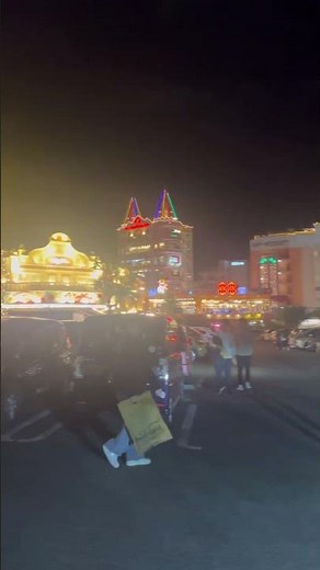 沖縄の北谷にあるアメリカンビレッジ。特に夜は駐車場は満杯です！ #沖縄 #北谷 #アメリカンビレッジ #駐車場 #okinawa #chatan #americanvillage #parking