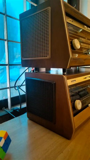 96K views · 2.5K reactions | SAME DUTCH ENGINEERING. SAME MODEL. TWO NAMES PHILIPS PALLAS STEREO B5X43A vs NORELCO B5X43A #VintageRadio #TubeRadio #RadioCollector #OldRadios #AntiqueRadio #RetroTech #VintageElectronics #ClassicRadios #RadioRestoration #AudioHistory | Radio Tech | Facebook