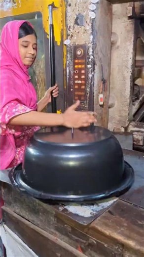 Amazing Plastic Baskets Are Being Made with an Automatic Machine 🤖🧺#making #manufacturing #viral