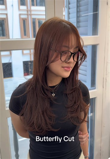 Butterfly cut with our contouring haircut series #AugustHairSalon #haircut #butterflycut #creatorsearchinsights