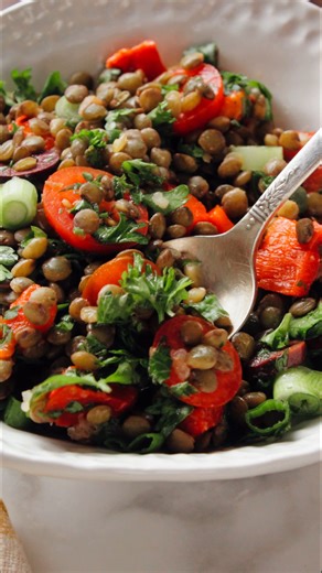 I love to keep this hearty lentil salad in the fridge for a light meal, healthy side dish, or ready-to-grab snack.😍🎉 Bring it to your get-togethers and picnics for all to enjoy—this recipe is dairy-free, vegan, gluten-free, egg-free and nut-free! This lentil salad can round out any meal with a healthy dose of flavor, fiber and plant-based protein. 🙋🏻‍♀️ Full recipe on the blog! https://cookieandkate.com/lentil-salad/ | Cookie and Kate