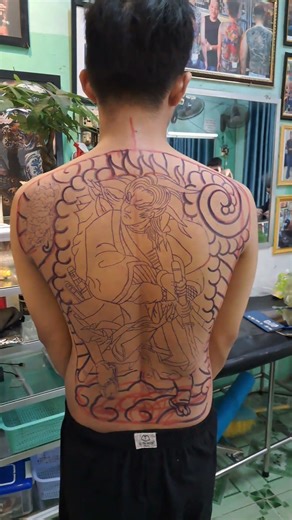 lên khung lưng cho em trai ở xa