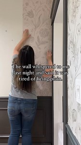 @downsouthstreet uses our Alyssa wallpaper in her living room, this design has made this room look chic and inviting, shop the link in our bio!🔗 #peelandpaper #wallpaper #printandpattern #customizable #wallart #walldecor #interiordesign #homedecor #homedesign #homestyling #peelandstick | Peel & Paper