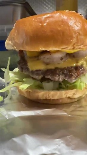 吸客.Tiger'sBurger香酥鸡腿堡双人餐，原价24现15，省9元能买奶茶。外皮脆、爆汁，肉饼厚，4.8分宝藏店，滨河街宝子速冲！ （【退款规则】到店核销：随时可退，过期未核销自动退）#抖音美食推荐官 #brunch #大赞炙烧寿司 #西多士 #抖音团购套餐推荐