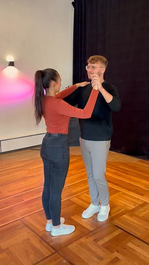 Einfache Discofox Figur zum Nachtanzen 🥳 #rumpf | Tanzschule Richard Hinsberger