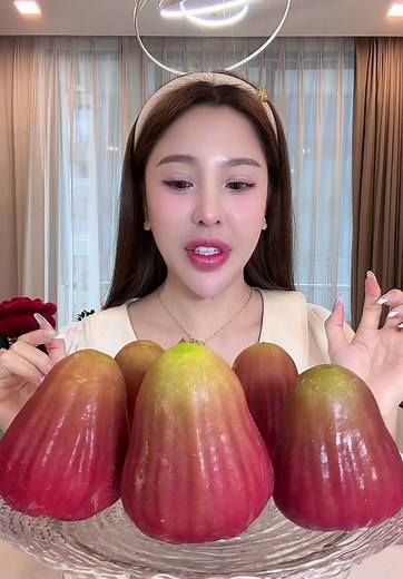 Mukbang Mận MST: Ngọt Mọng Nước, Trái To Khủng