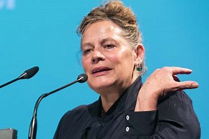 Deborah Levy. With My Own Voice: Language, Literature, and the Politics of Silence | Videos | CCCB