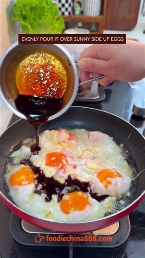 HOW TO MAKE CHINESE SUNNY SIDE UP EGGS LIKE A PRO? #recipe #cooking #chinesefood #friedegg #egg