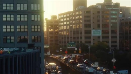 1. 反思总结：对自己的行为和决策进行反思，总结经验教训，改进思维方式。2. 交流沟通：与不同背景的人交流，听取他们的观点和想法，拓宽视野。#思维格局 #短视频 #情绪短片