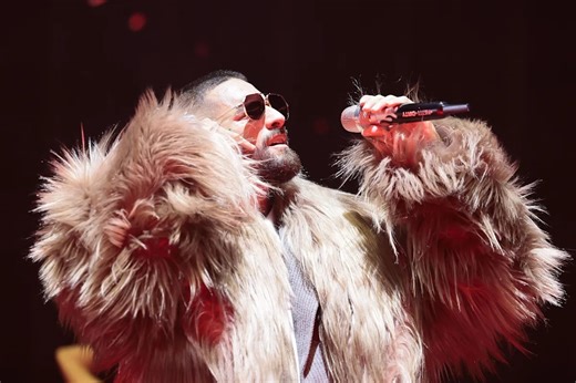 Singer stops concert to scold fan who brought baby to show without ear protection