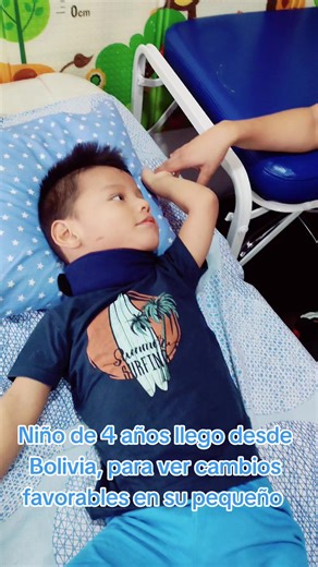 Terapia física y rehabilitación para niños con hipotonía