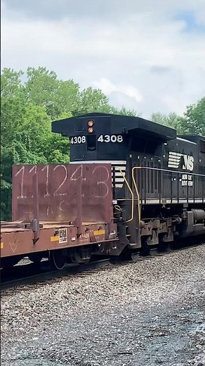 Locomotive Pushes Train Up Hill! Norfolk Southern Train With DPU In Kentucky, JawTooth shorts