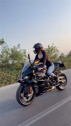 Hazal ER 🇹🇷 on Instagram: "First steps👼🐾 @hazal.err #motorcycle #fyp #bikergirl #s1000rr #viral"