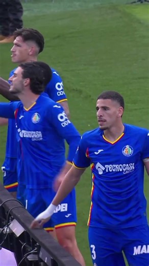 אירוע חריג מאוד! מכות בין אוהדי חטאפה לאוהדי בטיס שהתפלחו ליציע💥 המשחק נעצר ושחקני חטאפה פונים אל