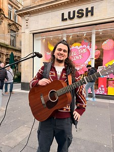 Dancing in the Dark . . . . By Bruce Springsteen and sung by Laurie Talbot-Heigh #brucespringsteen #glasgow #buskers #buskersofglasgow #scotland | BuskersofGlasgow