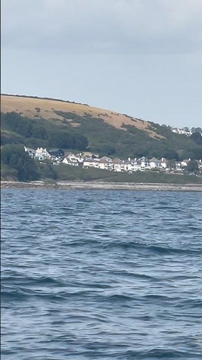 🌊 Breathtaking Coastal Views from East Looe Beach, Cornwall 🇬🇧 🚤