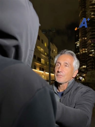 « Aujourd’hui, un avion de chasse est un véritable ordinateur volant. » Dans cet extrait, un ancien pilote de chasse de Tsahal explique comment sont formés les pilotes israéliens, dans le contexte de la guerre entre Israël et la République islamique d’Iran. Au-delà des heures de vol, il insiste sur un élément clé : le “sens de l’air”, cette capacité à ressentir et maîtriser son appareil en conditions réelles. Mais la guerre moderne a changé : avec des avions comme le F-35, le défi n’est plus seu