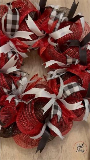 DIY Deco Mesh 14 Inch Wreath | 10 inch Deco Mesh | Quick Tutorial #diy #wreathmaking