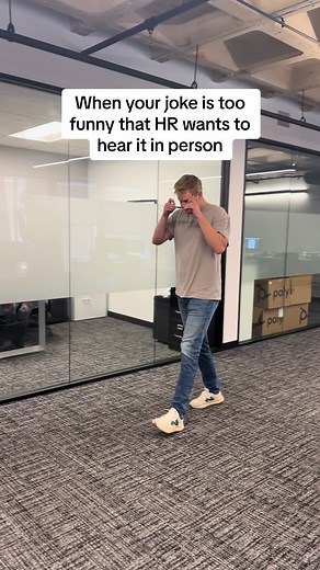 The comedian life isnt for everyone 😎 #officehumor #hr #corporatetiktok #fyp #trend #officelife