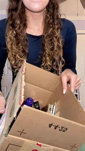 Guys I love asmr 🙈 #asmr #skincare #makeup #samples #firstasmrvideo | Asmr