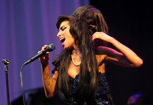 #AmyWinehouse: Dad Threatens To Sue Makers of “Amy” Documentary