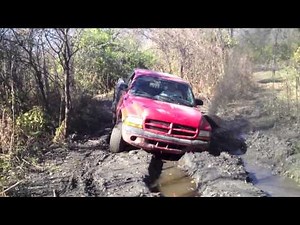 Dodge Dakota off road & gets buried