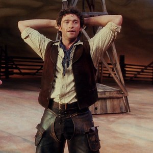 Oh, what a beautiful morning! ☀️🎵 The National Theatre’s acclaimed production of Oklahoma! starring Hugh Jackman is coming to the big screen! The beloved musical hits select theatres on July 16, 19 and 20. Get tickets 🎟️➡️ https://cinplx.co/3JUxjBu! | Cineplex
