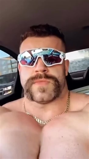 Über Masculine on Instagram: "@theillestpd . . . #muscle #stud #musclegod #worship #muscleworship #manly #men #hunk #flex #bodybuilding #pose #biceps #pecs #abs #quads #bouldershoulders #testosterone #alphamale #alphamuscle #instafollow #musclepower #flexfriday #gym #gymlife #fitness #fit #gymmotivation #bodybuilder #musclepower #musclemass"