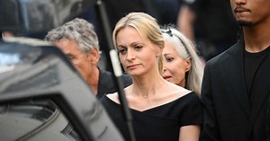 Audrey Crespo-Mara : pourquoi est-elle assignée en justice pour son documentaire sur Thierry Ardisson, cinq mois après la mort du présentateur ?