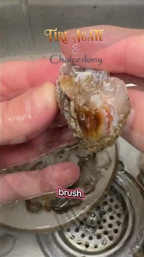 Cleaning up some beautiful fire agate & chalcedony. 🔥