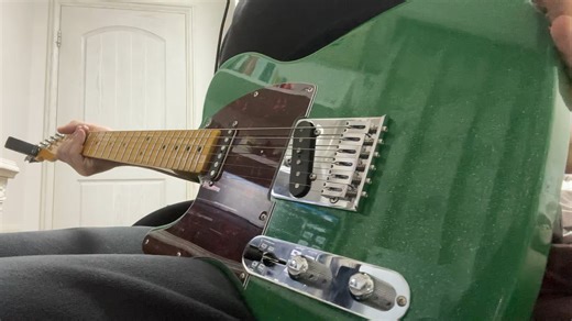 手搓pa的sound test开学放家里了不动了录个视频，这个琴挂在闲鱼上感兴趣的话可以私我效果器 jr—da2/tsv clone—gago clo…