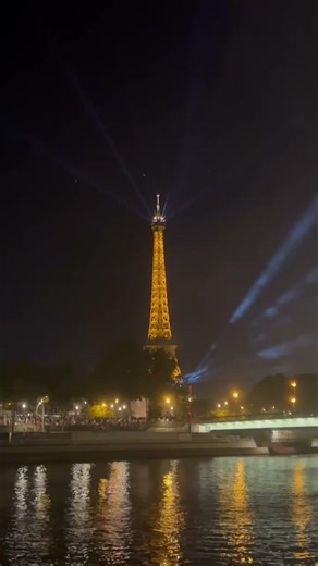 Paris Eiffel views Seine river at night