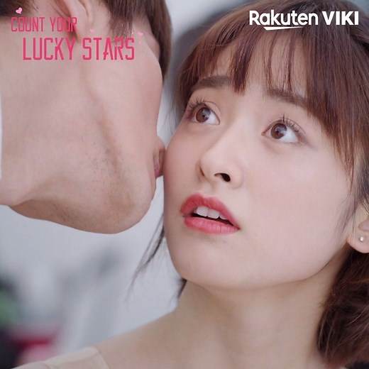 How sweet is this? Jerry Yan arrives, plants a surpise kisses on Shen Yue's cheek – and she’s suddenly all smiles! 😘😊 Watch Count Your Lucky Stars now – on Viki: https://bit.ly/CountYourLuckyStarsSNS | Viki