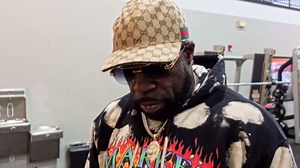 Massive arms, heavy hustle: Kali Muscle’s super pump routine