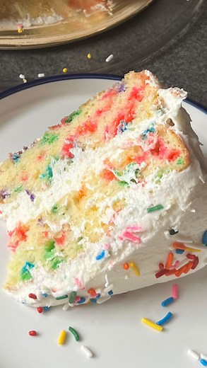 Zakia Boyd on Instagram: "Easy Doctored Funfetti Cake 🩷❤️🧡💛💚💙 Cake * 1 box white cake mix * 1-3oz box vanilla instant pudding mix * 4 large egg whites, room temperature * 1 cup buttermilk, room temperature * 1/4 cup vegetable oil * 1/2 cup sour cream, room temperature * 1 tsp butter extract * 2 tsp vanilla extract * Sprinkles Easy Vanilla Frosting * 2 sticks butter, softened * 3 1/2-4 cups powdered sugar * 2-3 tbsp heavy whipping cream * 1 1/2 tsp vanilla extract * Pinch of sea salt Bake Te