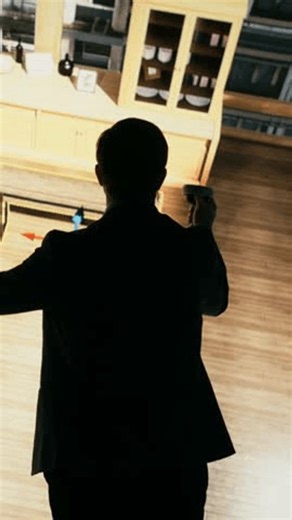 clip-4012517037-vertical-video-man-moving-assets-3d-modeling