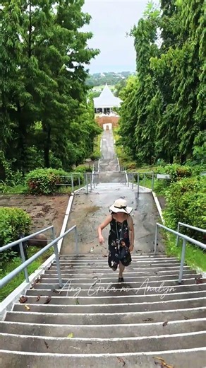Climbing Garin Farm's Stairway to Heaven #garinfarm #iloilo #iloilophilippines #stairwaytoheaven