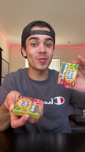 Gum Magic!! #magician #magic #tiktokmagic #trending #foryoupage