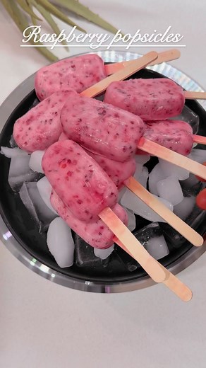 Raspberry Popsicles | Foodzizzles