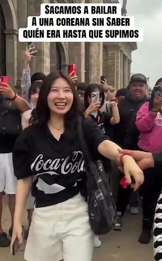 Mariachi gets Korean fans dancing and the video goes viral