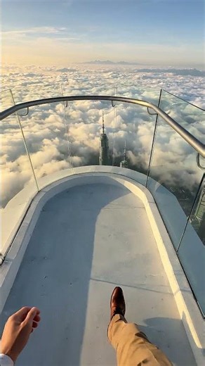 POV: You Live Above the Clouds ☁️🏙️ #ambience #livewallpaper #wallpaper