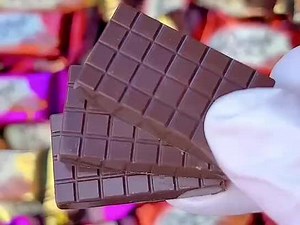 【整箱120颗】Deiek德莱克夹心巧克力年货黑巧结婚喜糖儿童糖果60颗#零食推荐 #追剧小零食 #夹心巧克力 #巧克力 #糖果推荐 @DOU 小助手