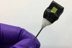 Cette « feuille artificielle » transforme le CO₂, l’eau et la lumière du soleil en carburant (liquide) propre