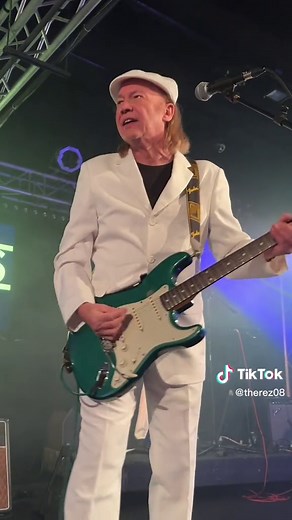 The Rubettes feat Alan Williams Christmas Tour. #therubettes #alanwilliams #sugarbaby #tonight #julia #pourtoi #foryou #fouryoupage #viral #fyp #concertlive