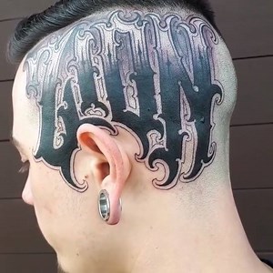 Lettering on the skull by Caio Cruz, based in Sao Paulo, Brazil at Mafia LaTinta ✍️ #TATTOODO | Tattoodo