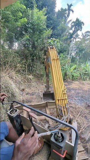 Cutting the Gutter Like a Pro | Excavator Operator Skill 💪