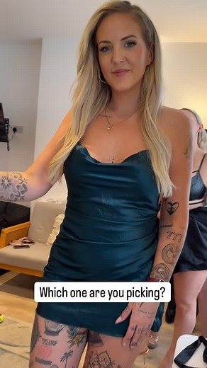 Gigi Patsy on Instagram: "5 hot girls. 1 question… Who’s your fave? Be honest, we can take it 👀✨ Walked in like we owned the runway — or at least the stairs! 💅🏼👠💁🏼‍♀️ #GigisWorld #HotGirlLineup #BlondeSquad #MainCharacterVibes #ChooseYourFighter #GirlsOnTheGo #StrutSeason #IGBaddies #OlderWoman #TattooGirl #Blonde"