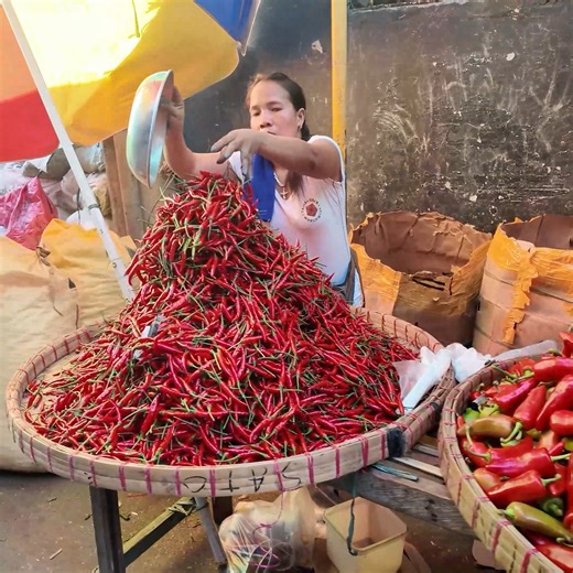 125K views · 3.2K reactions | Join me as I explore the largest food market in Cebu, Philippines, packed with mouthwatering street food, local delicacies, and authentic Filipino flavors. #CebuFoodMarket #PhilippinesStreetFood #Cebu #StreetFood #FilipinoFood | Strictly Dumpling | Facebook