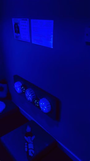 🌌 Step into our space room ✨ An infinity mirror that feels endless, colour-changing cogs to mesmerise little minds, UV light glow, and our friendly spaceman exploring textured planets 🪐 Busy boards for curious hands and a surprise ball filled with scarves to pull, explore and discover 💫 A calm, curious space for sensory seekers 🚀 #babies #toddlers #glasgow #fyp #sensory