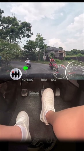 Driving on a narrow road downhill and uphill #learntodrive #beginnerdriver